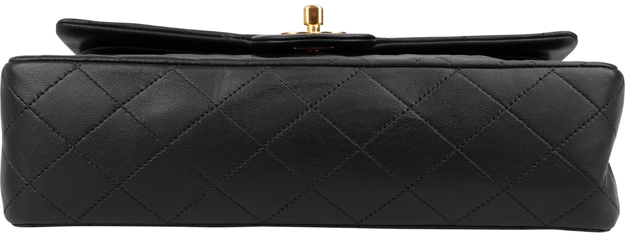 Chanel Quilted Lambskin 24K Gold Medium Double Flap Shoulder Bag Zwart