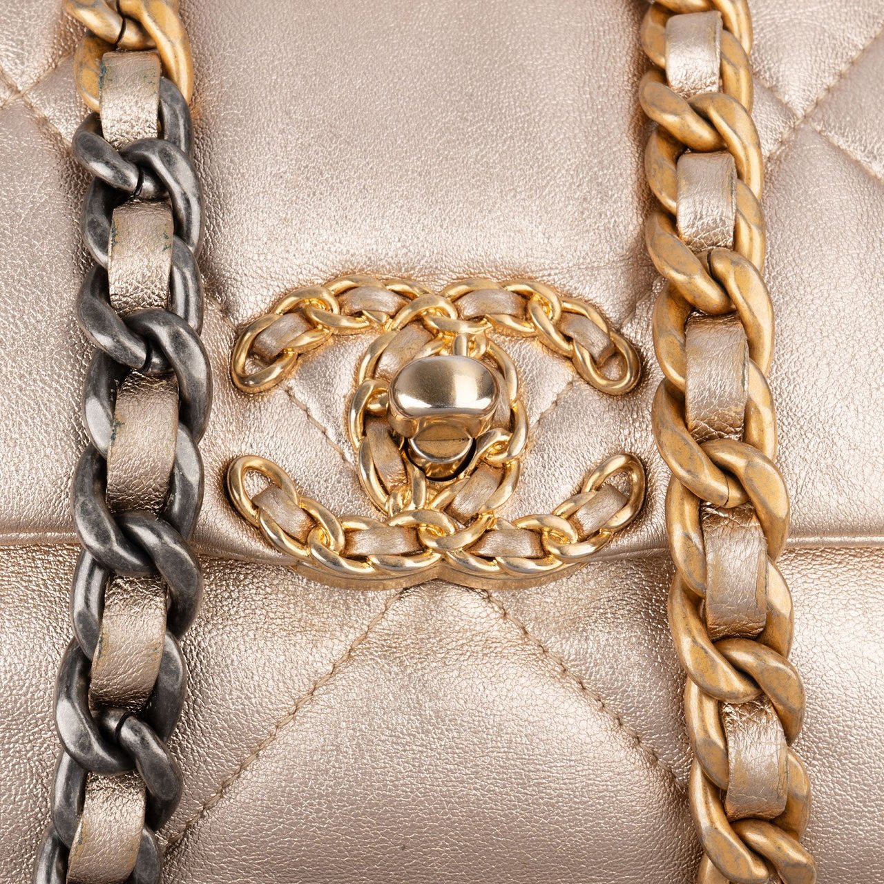 Chanel 19 Quilted Metallic Lambskin Chanel Single Flap Crossbody Bag Divers