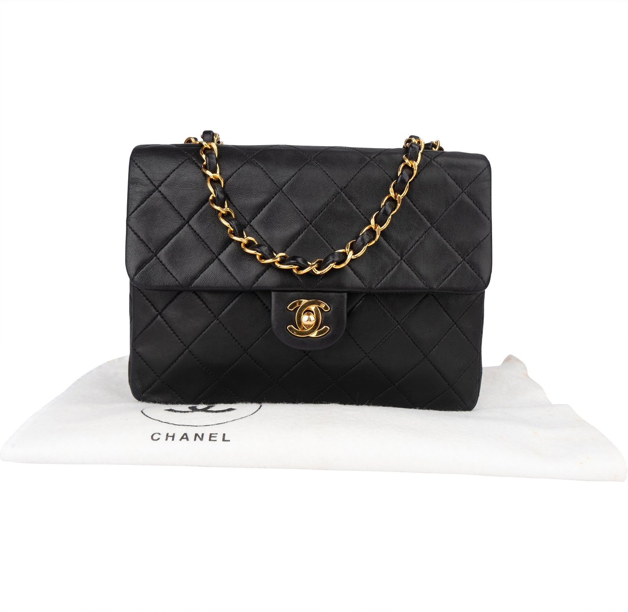 Chanel Chanel Quilted Lambskin 24K Gold Single Flap Crossbody Bag Zwart