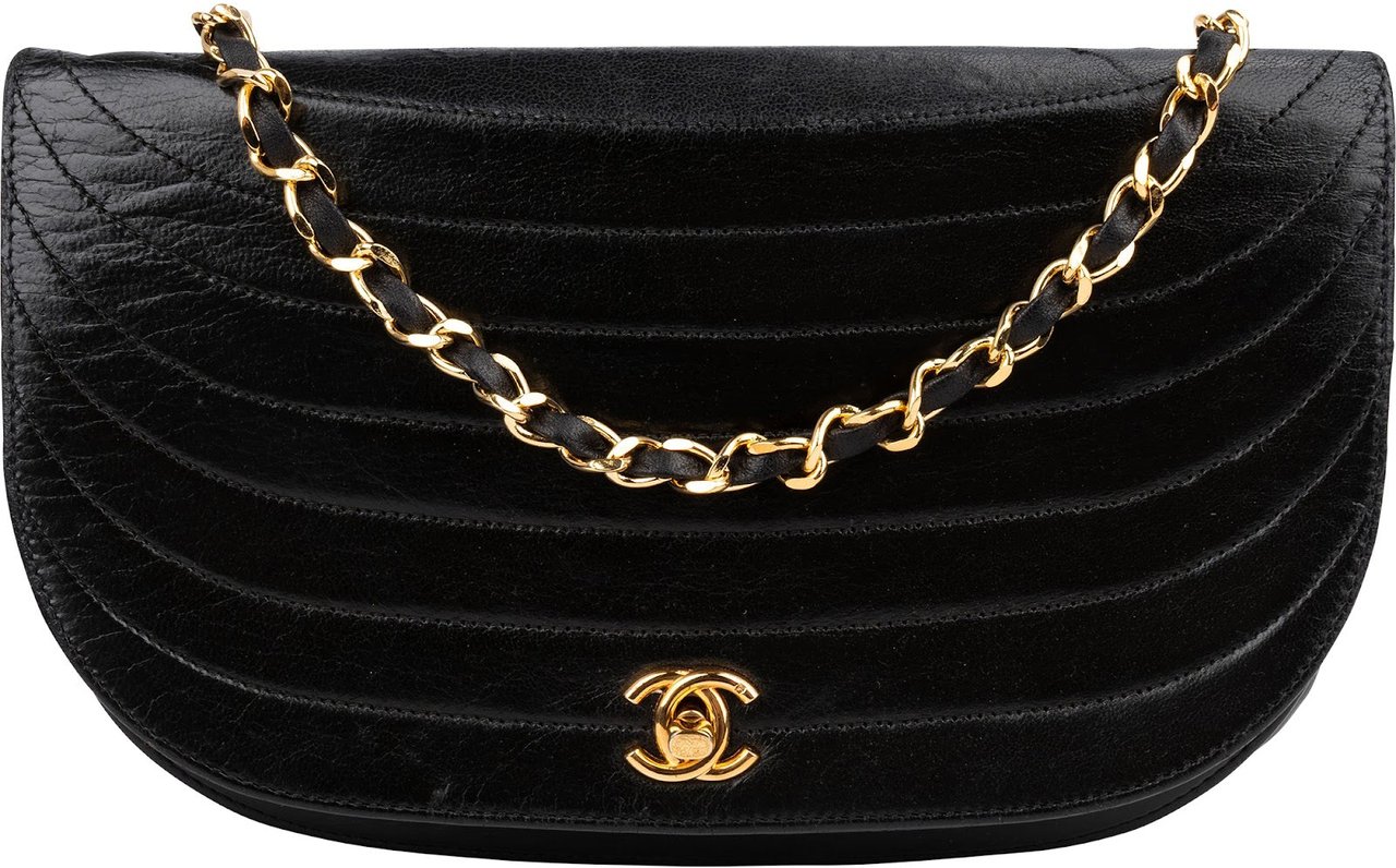 Chanel Quilted Lambskin Half Moon 24K Gold Single Flap Shoulder Bag Zwart