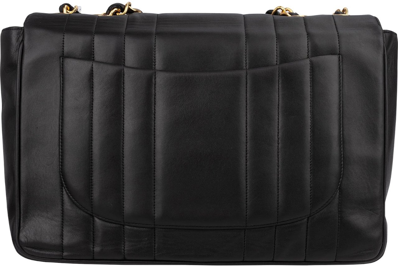 Chanel Vertical Quilted Lambskin 24K Gold Jumbo Single Flap Crossbody Bag Zwart
