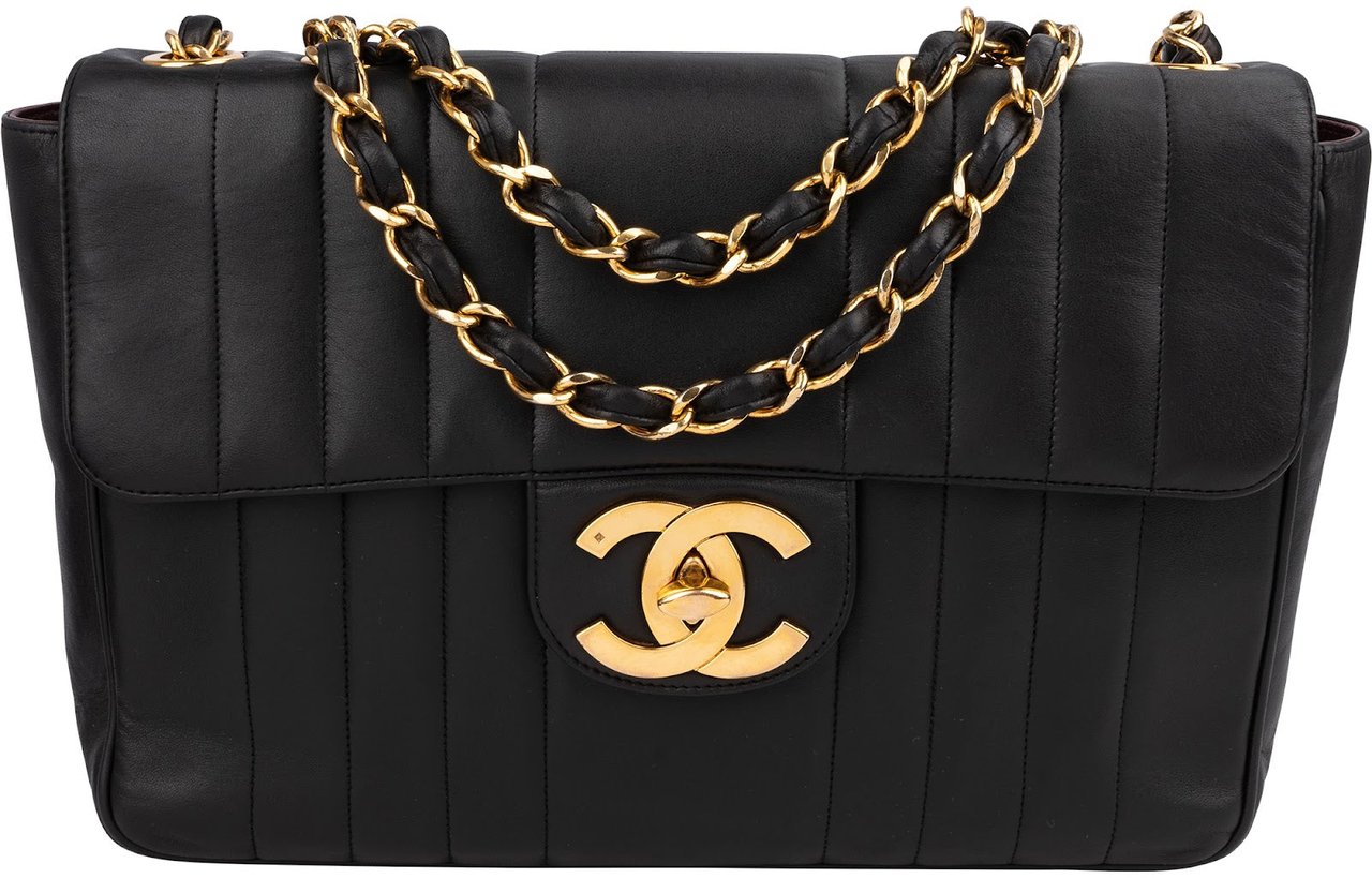 Chanel Vertical Quilted Lambskin 24K Gold Jumbo Single Flap Crossbody Bag Zwart