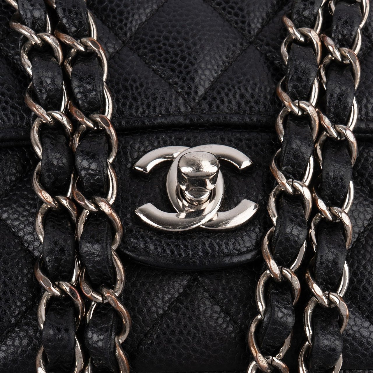 Chanel Quilted Caviar Leather Palladium Medium Double Flap Shoulder Bag Zwart