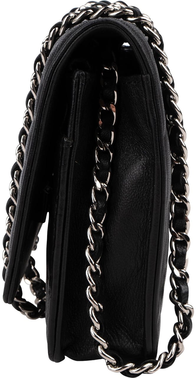 Chanel Camellia Embossed Lambskin Wallet On Chain Crossbody Bag Zwart