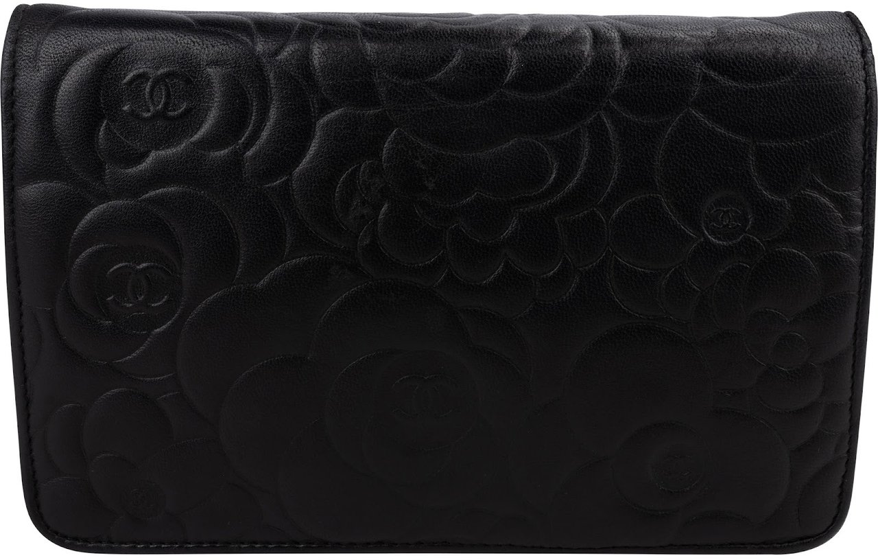 Chanel Camellia Embossed Lambskin Wallet On Chain Crossbody Bag Zwart