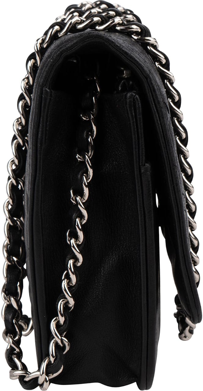 Chanel Camellia Embossed Lambskin Wallet On Chain Crossbody Bag Zwart