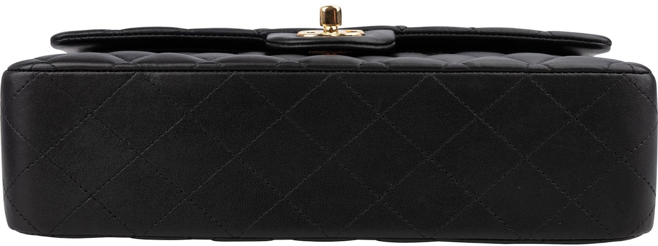 Chanel Quilted Lambskin Medium Double Flap Shoulder Bag Zwart