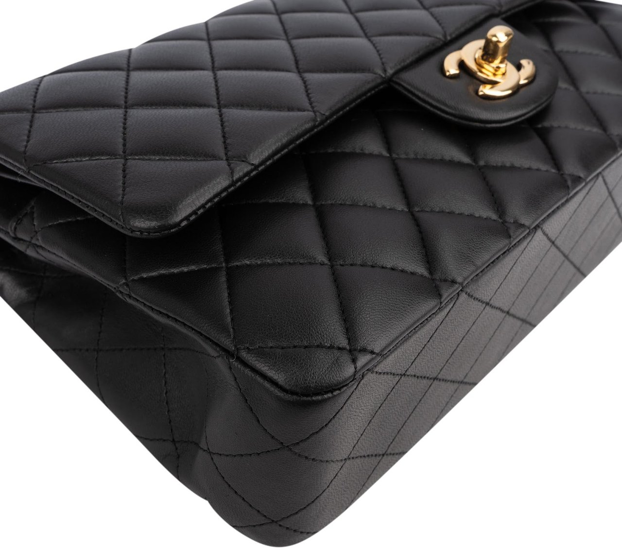 Chanel Quilted Lambskin Medium Double Flap Shoulder Bag Zwart