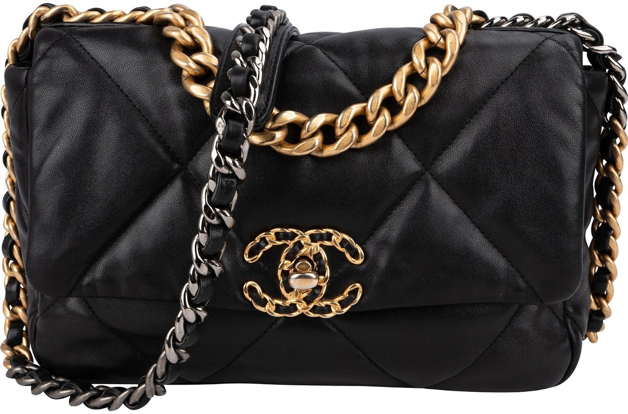Chanel 19 Quilted Lambskin Single Flap Crossbody Bag Small Zwart