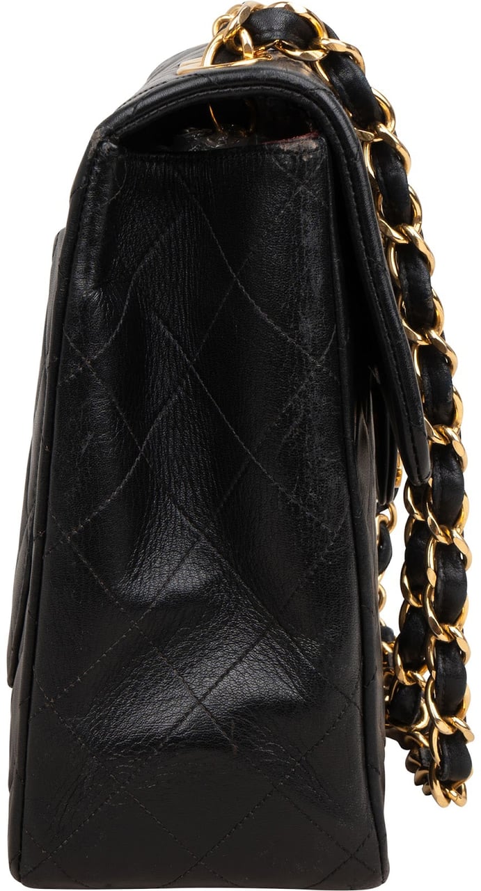 Chanel Quilted Lambskin 24K Gold Jumbo Single Flap Crossbody Bag Zwart
