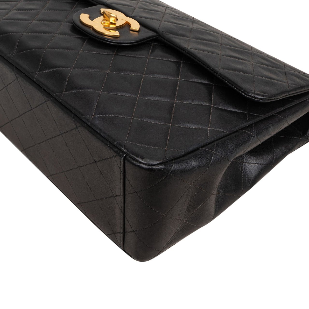Chanel Quilted Lambskin 24K Gold Jumbo Single Flap Crossbody Bag Zwart
