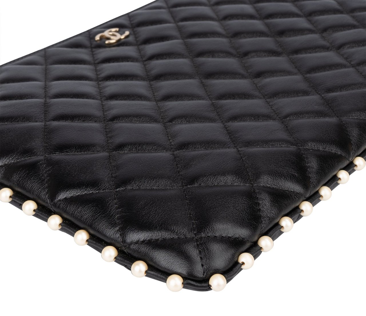 Chanel Chanel Quilted Lambskin ARCHIVE PIECE Pearl CC Clutch Zwart