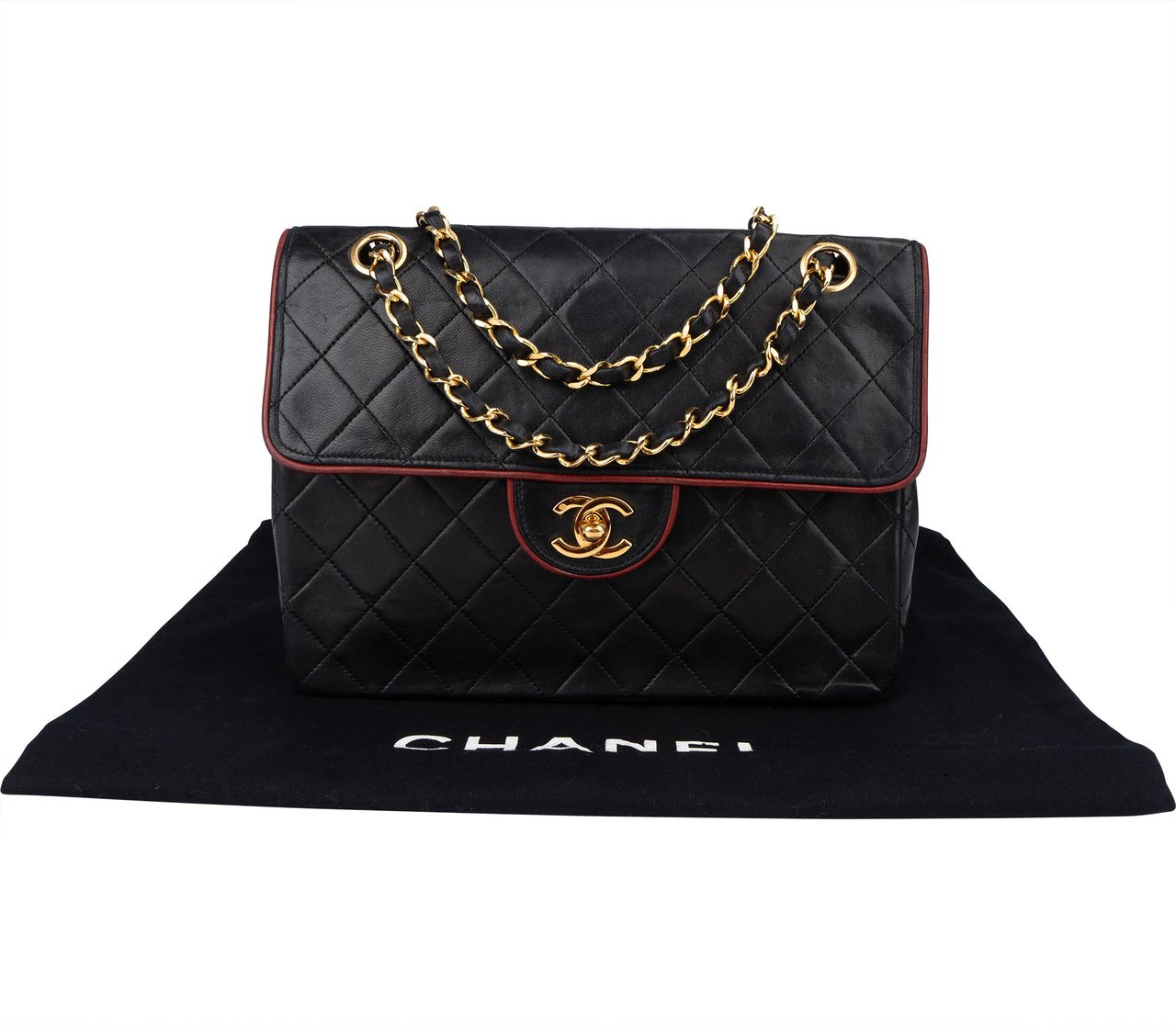 Chanel Chanel Quilted Lambskin 24K Gold Single Flap Crossbody Bag Zwart