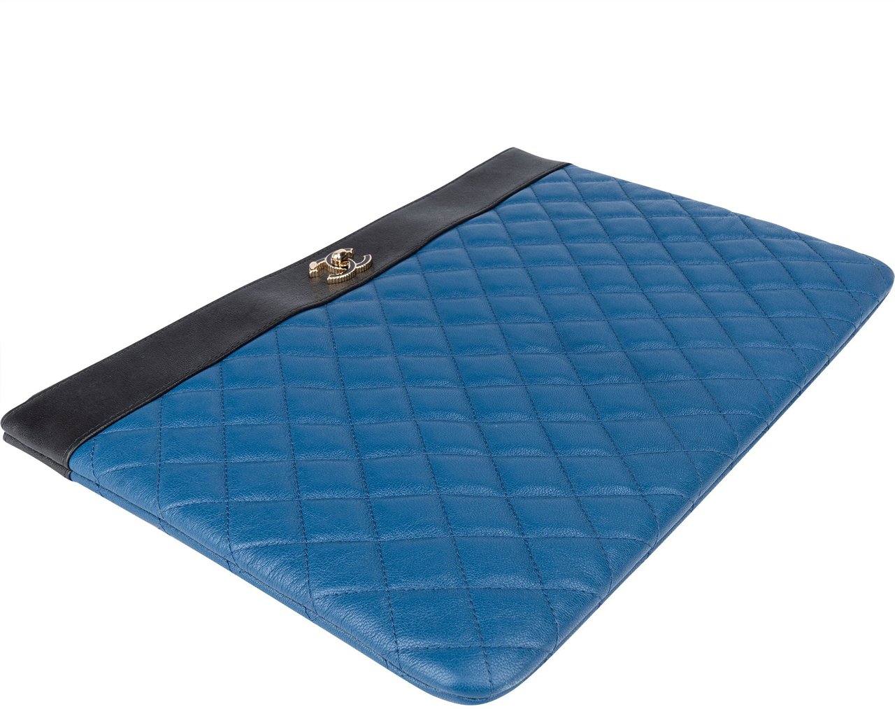 Chanel Chanel Quilted Bicolor Leather CC Clutch Blauw