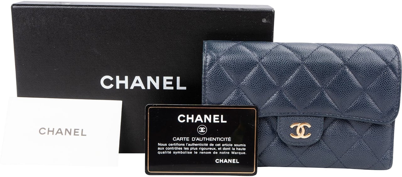 Chanel Quilted Caviar Leather Classic Flap Wallet Blauw