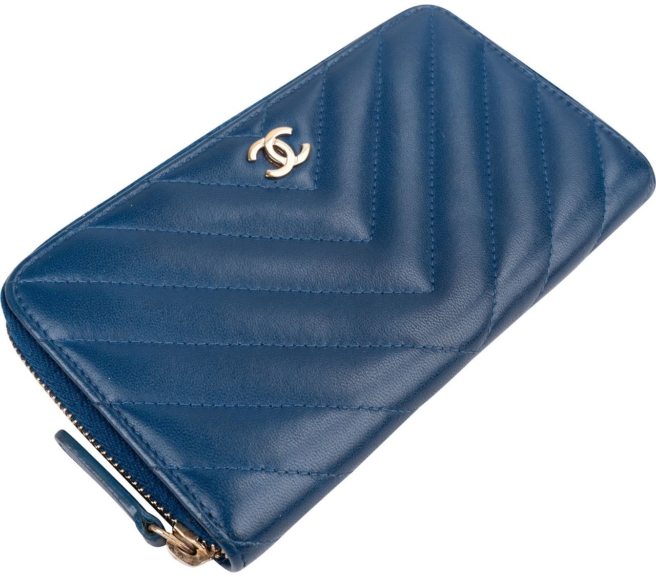 Chanel Quilted Leather Chevron Zip Around Wallet Blauw