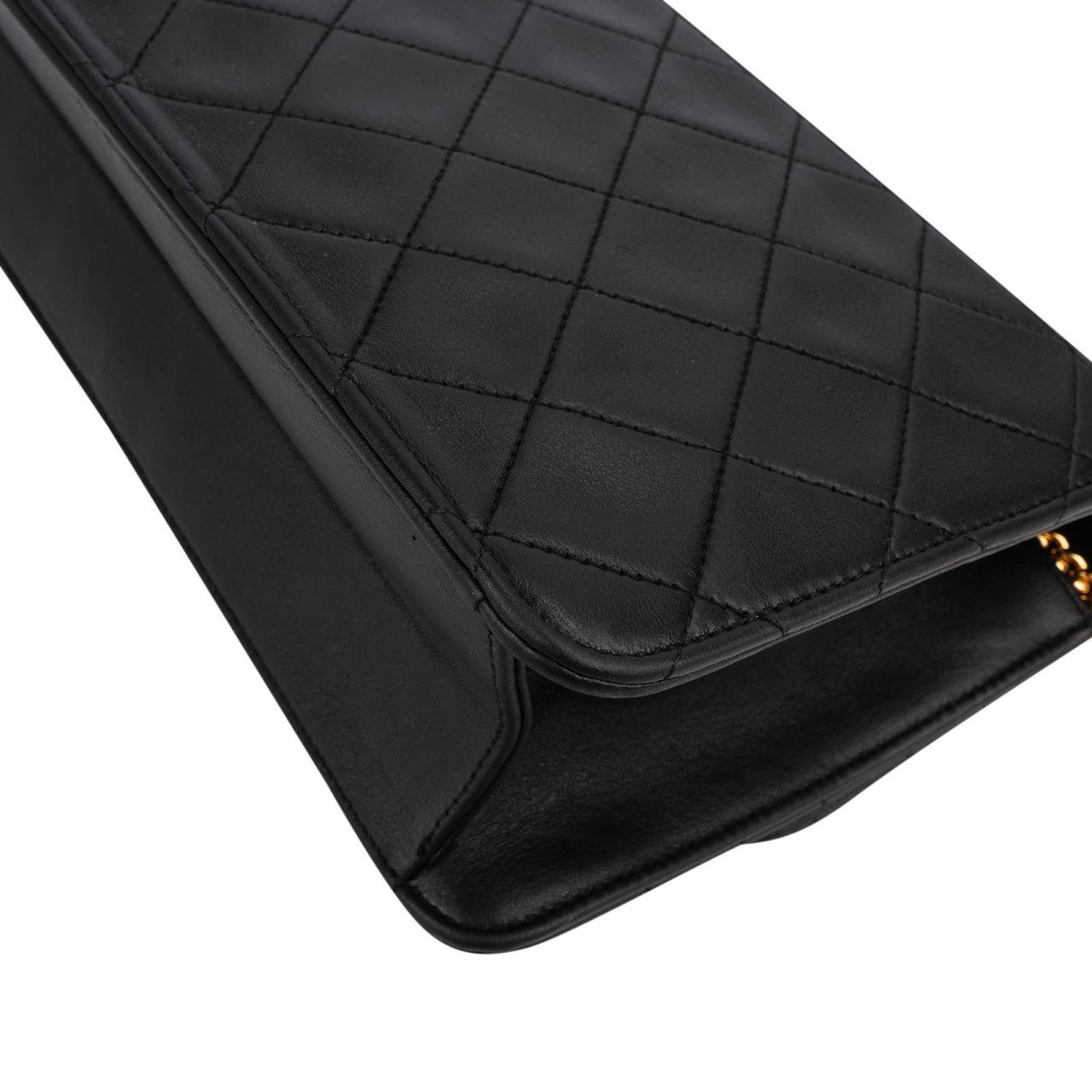 Chanel Quilted Lambskin 24K Gold Single Flap Crossbody Bag Zwart