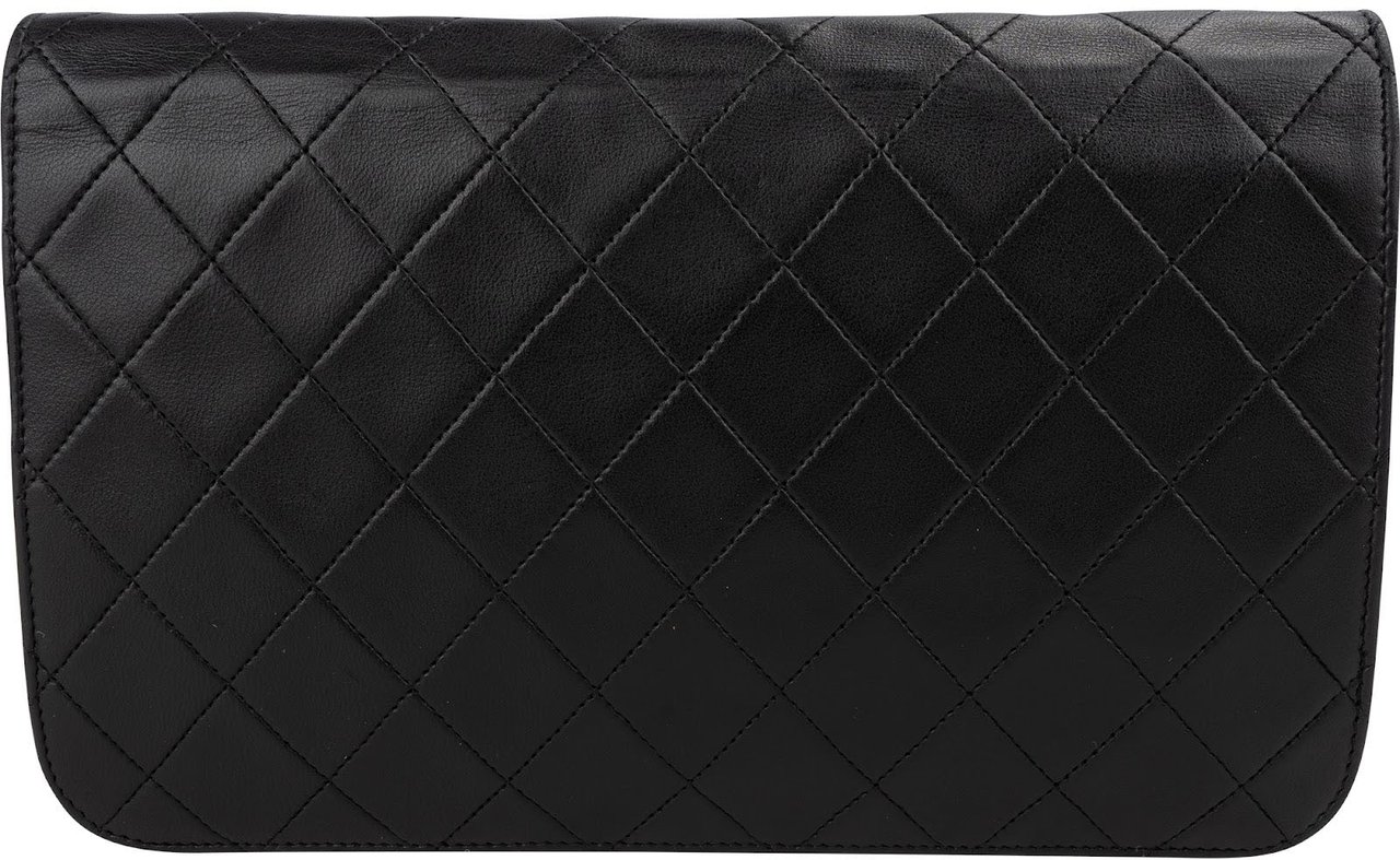 Chanel Quilted Lambskin 24K Gold Single Flap Crossbody Bag Zwart