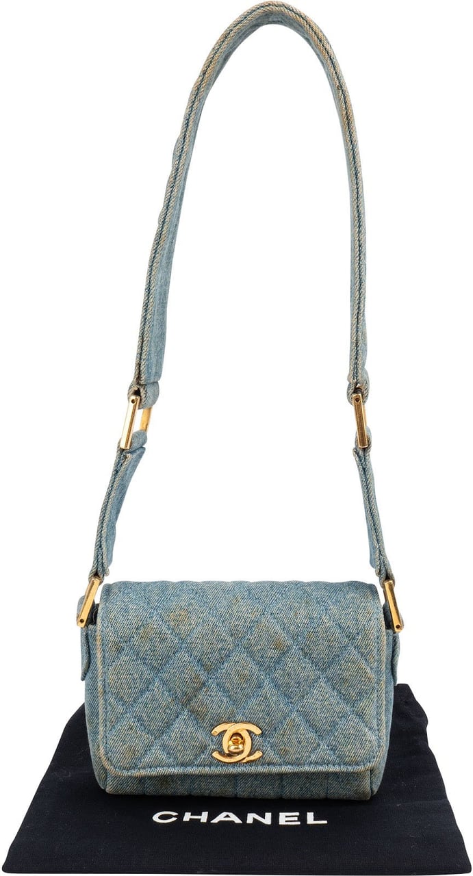 Chanel Iconic Quilted Denim 24K Gold Single Flap Runaway Shoulder Bag Blauw