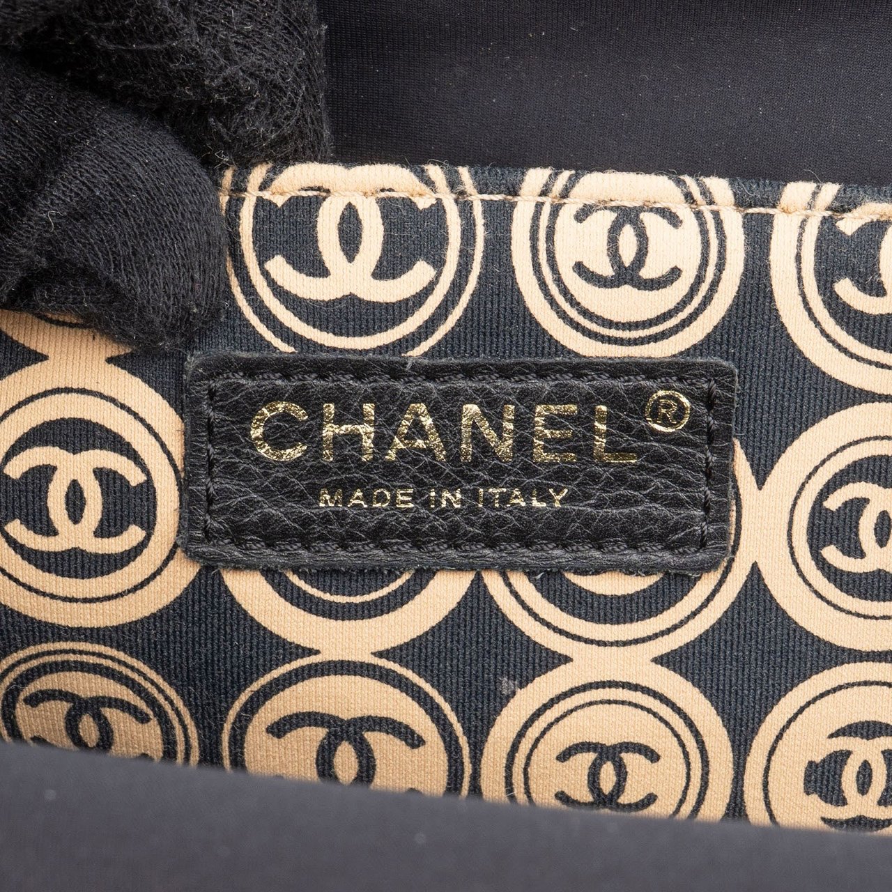 Chanel Leather Canvas CC Coin Top Handle Handbag Bruin