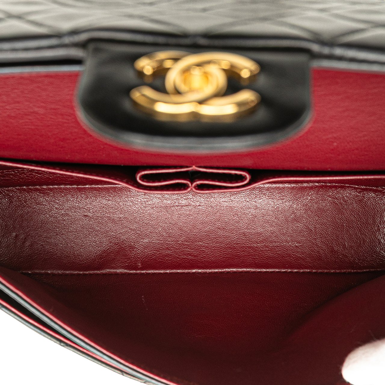 Chanel Medium Classic Lambskin Double Flap Zwart