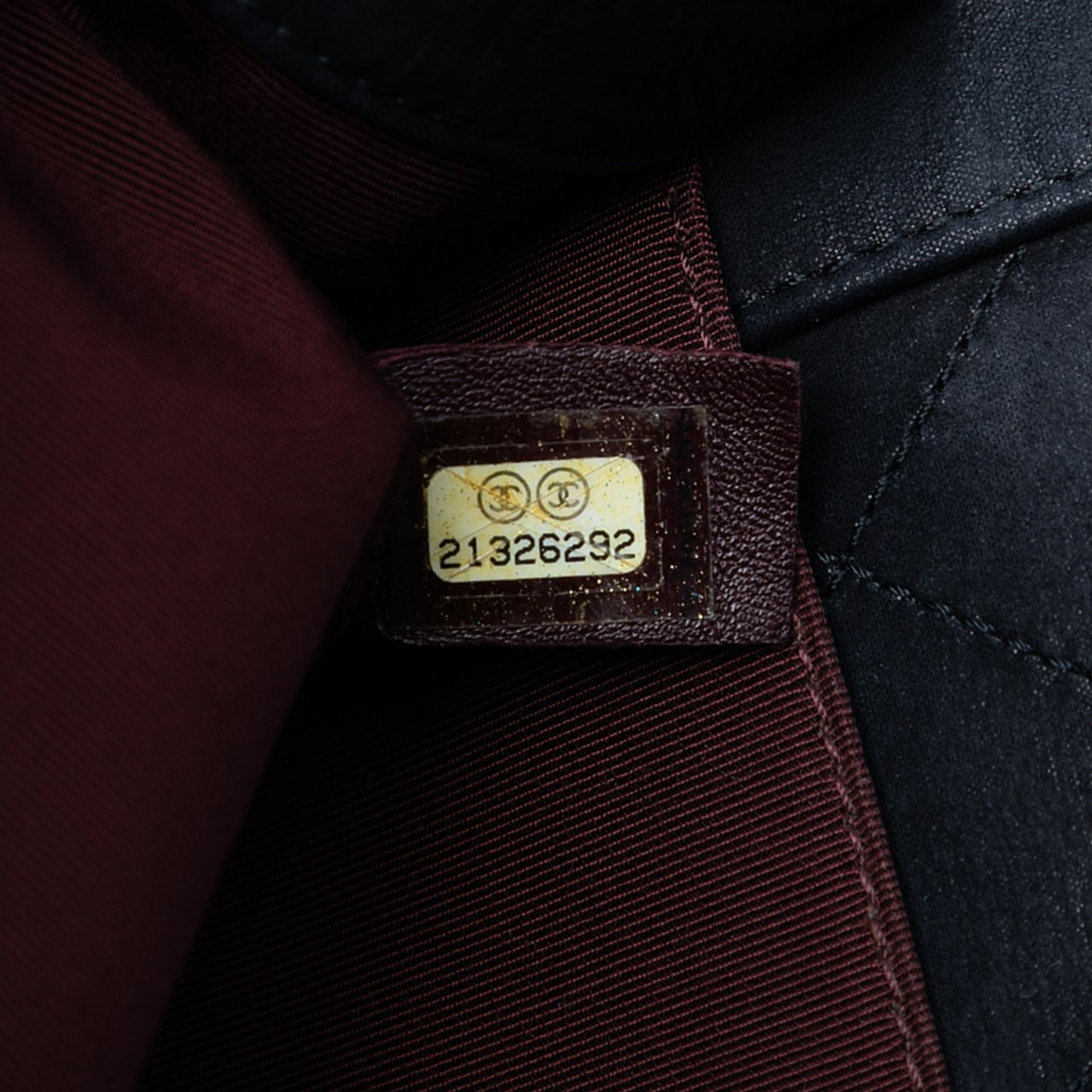 Chanel Old Medium Bicolor Shearling Boy Flap Zwart