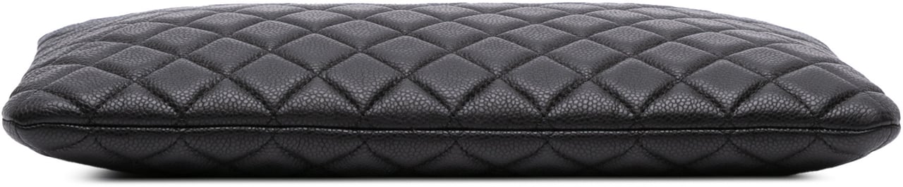 Chanel Large Quilted Caviar O Case Clutch Zwart