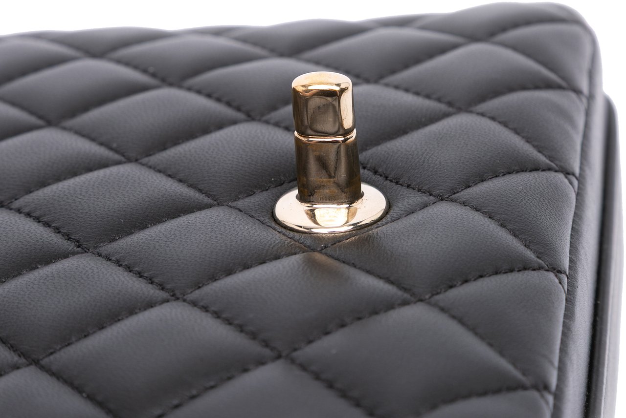 Chanel Quilted Calfskin Bolero de Chanel Flap Zwart