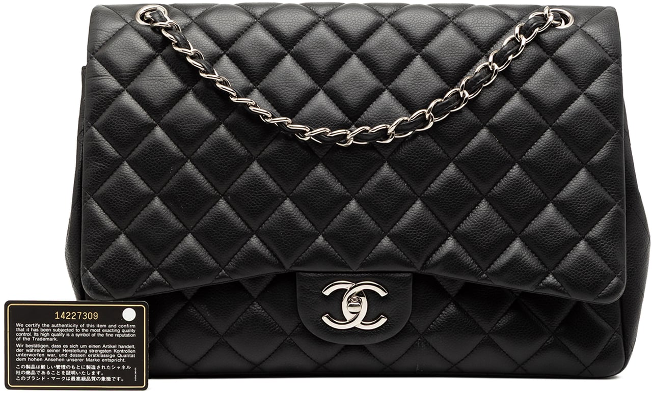 Chanel Maxi Classic Caviar Double Flap Zwart