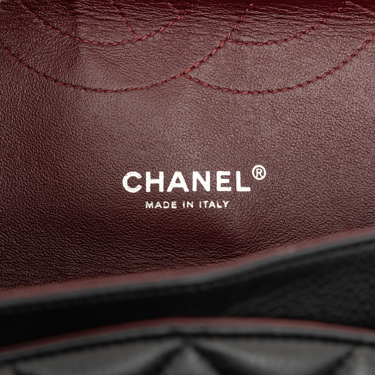 Chanel Maxi Classic Caviar Double Flap Zwart