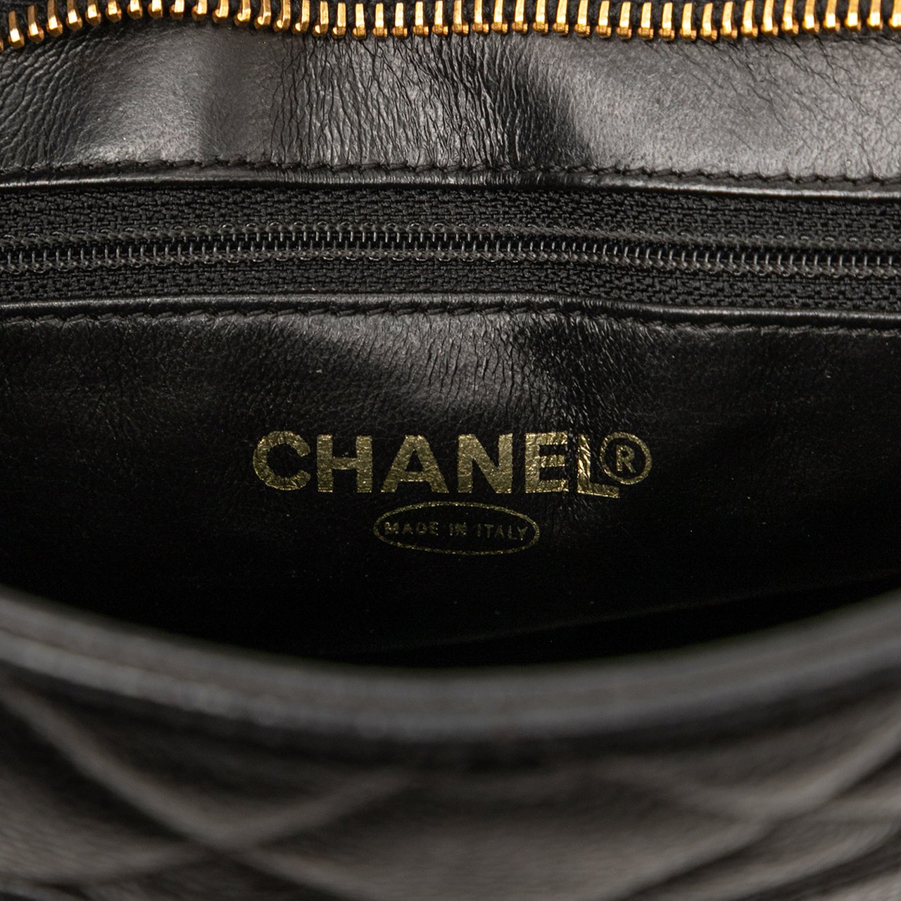 Chanel Caviar Medallion Tote Zwart