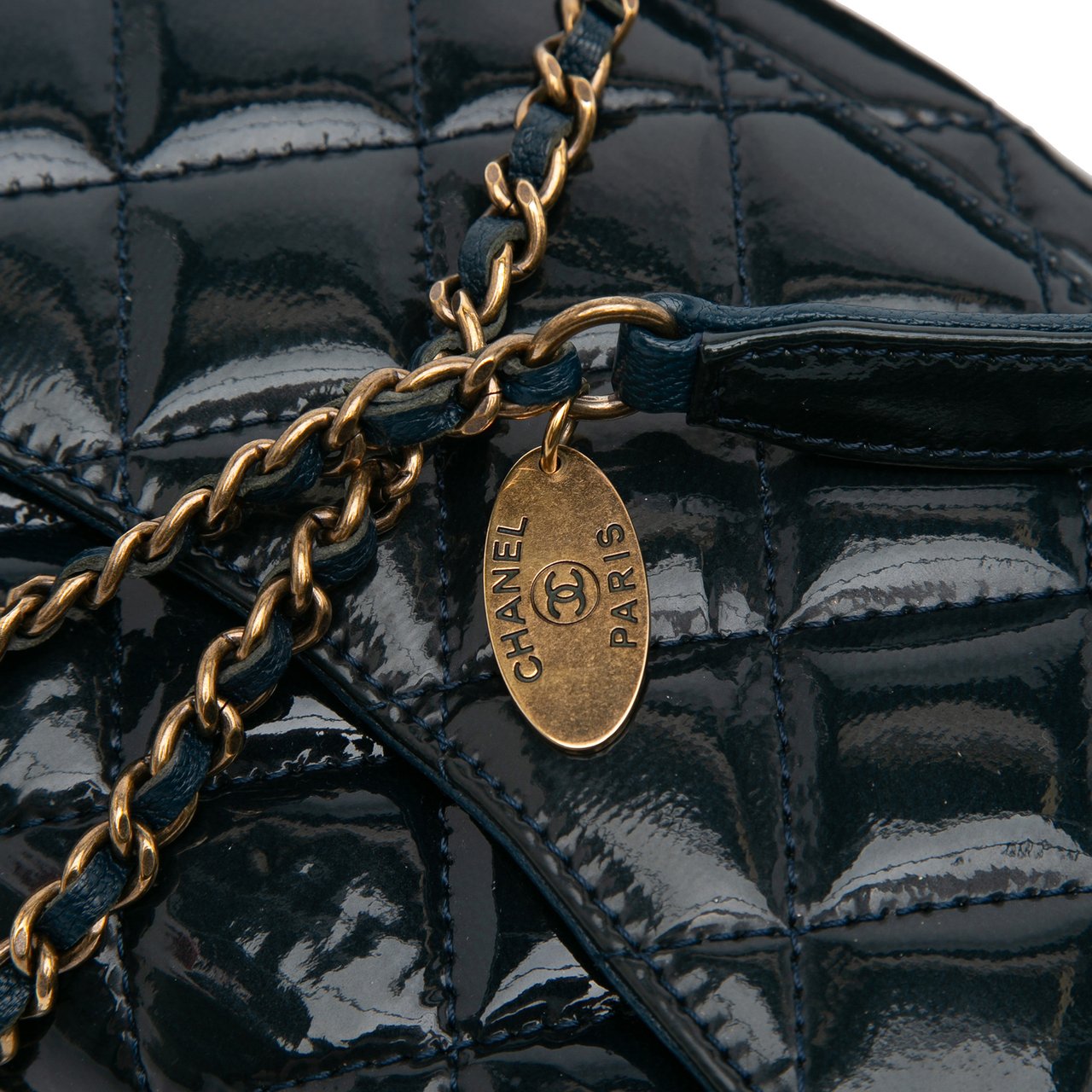 Chanel Paris-Salzburg Small Patent and Goatskin CC Eyelet Flap Blauw
