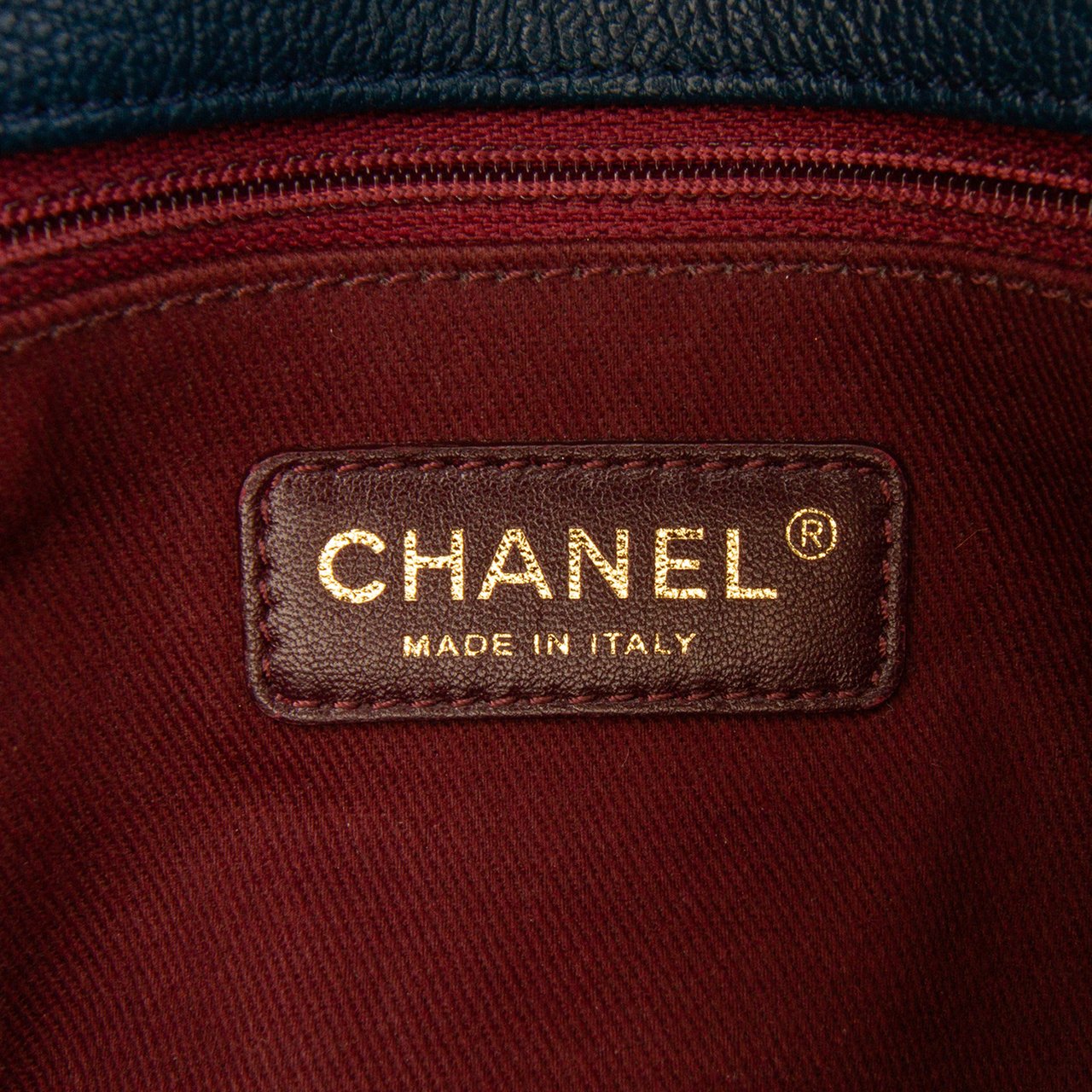Chanel Paris-Salzburg Small Patent and Goatskin CC Eyelet Flap Blauw