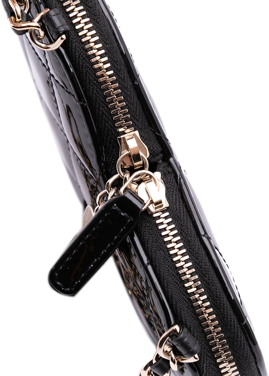Chanel Quilted Patent Calfskin CC Heart Clutch With Chain Zwart