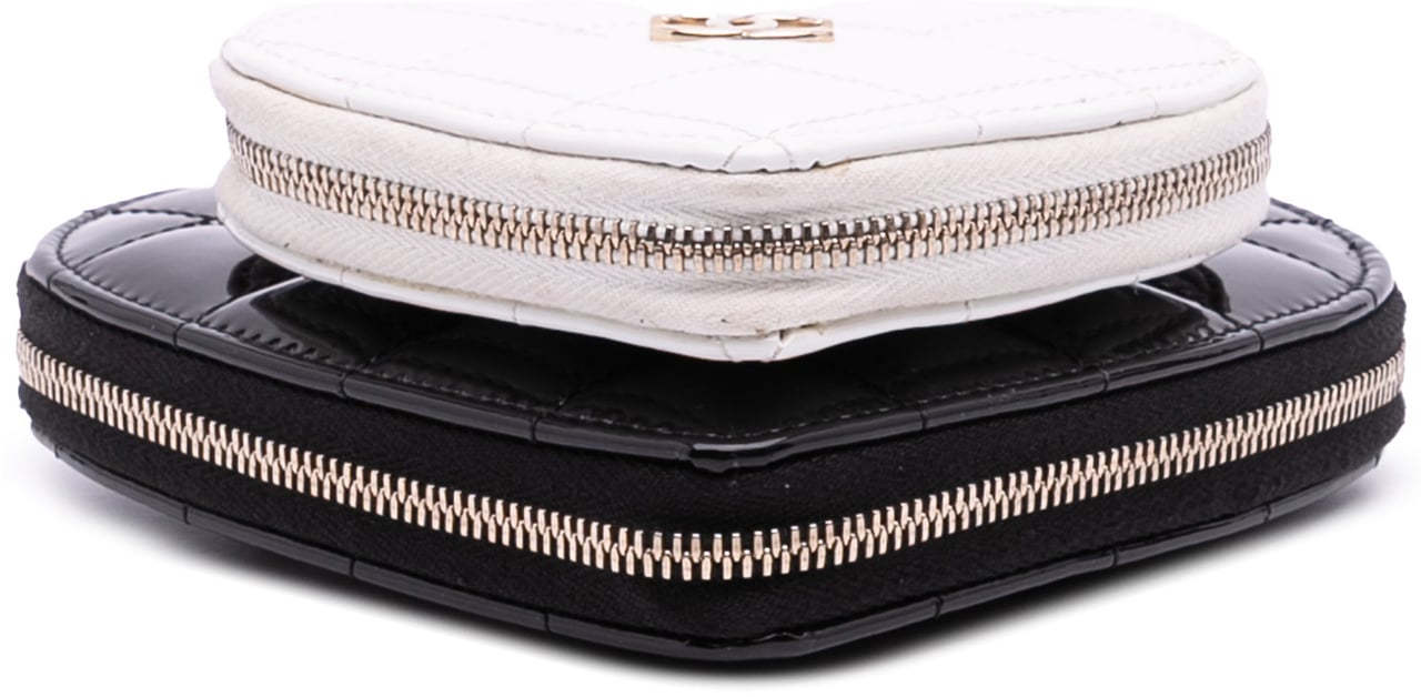 Chanel Quilted Patent Calfskin CC Heart Clutch With Chain Zwart