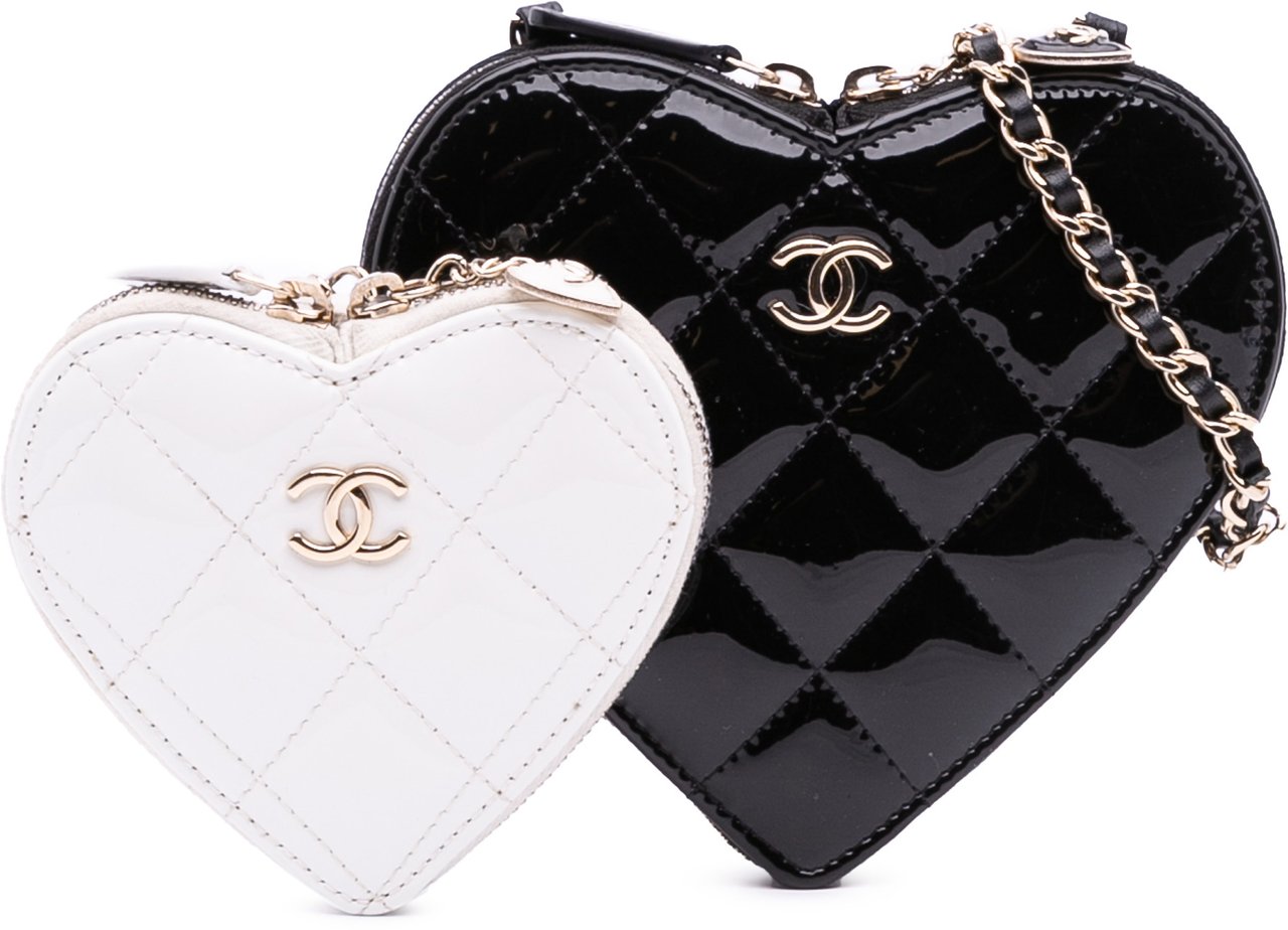 Chanel Quilted Patent Calfskin CC Heart Clutch With Chain Zwart