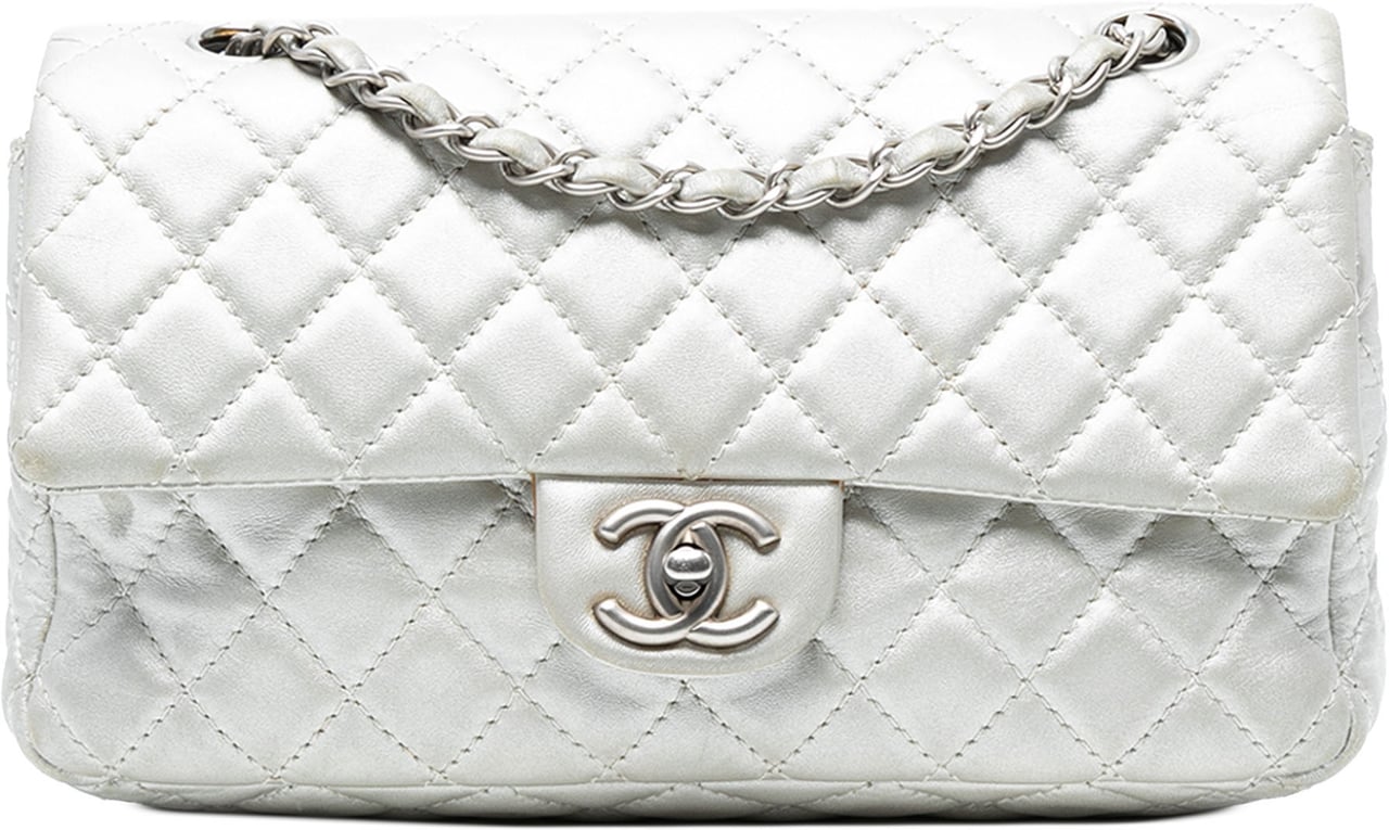 Chanel Medium Classic Lambskin Double Flap Zilver