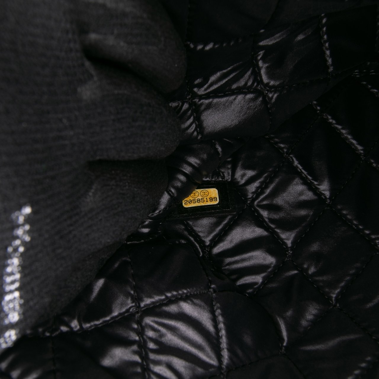 Chanel Medium Quilted Patent O Case Clutch Zwart