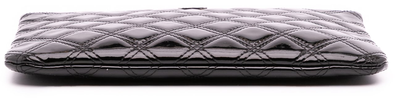 Chanel Medium Quilted Patent O Case Clutch Zwart