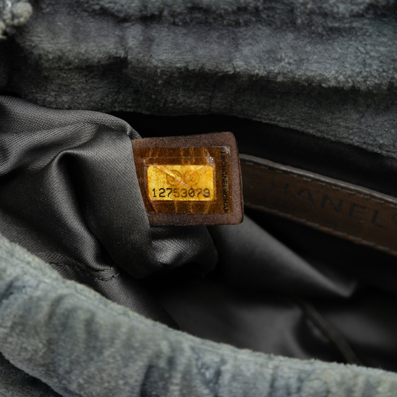 Chanel Paris Moscou Mini Velvet Bubble Quilt Flap Grijs