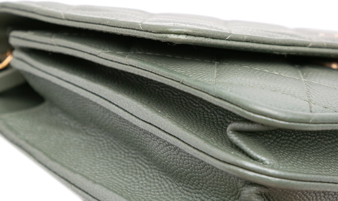 Chanel CC Square Quilted Caviar Wallet on Chain Groen