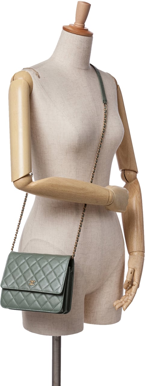 Chanel CC Square Quilted Caviar Wallet on Chain Groen