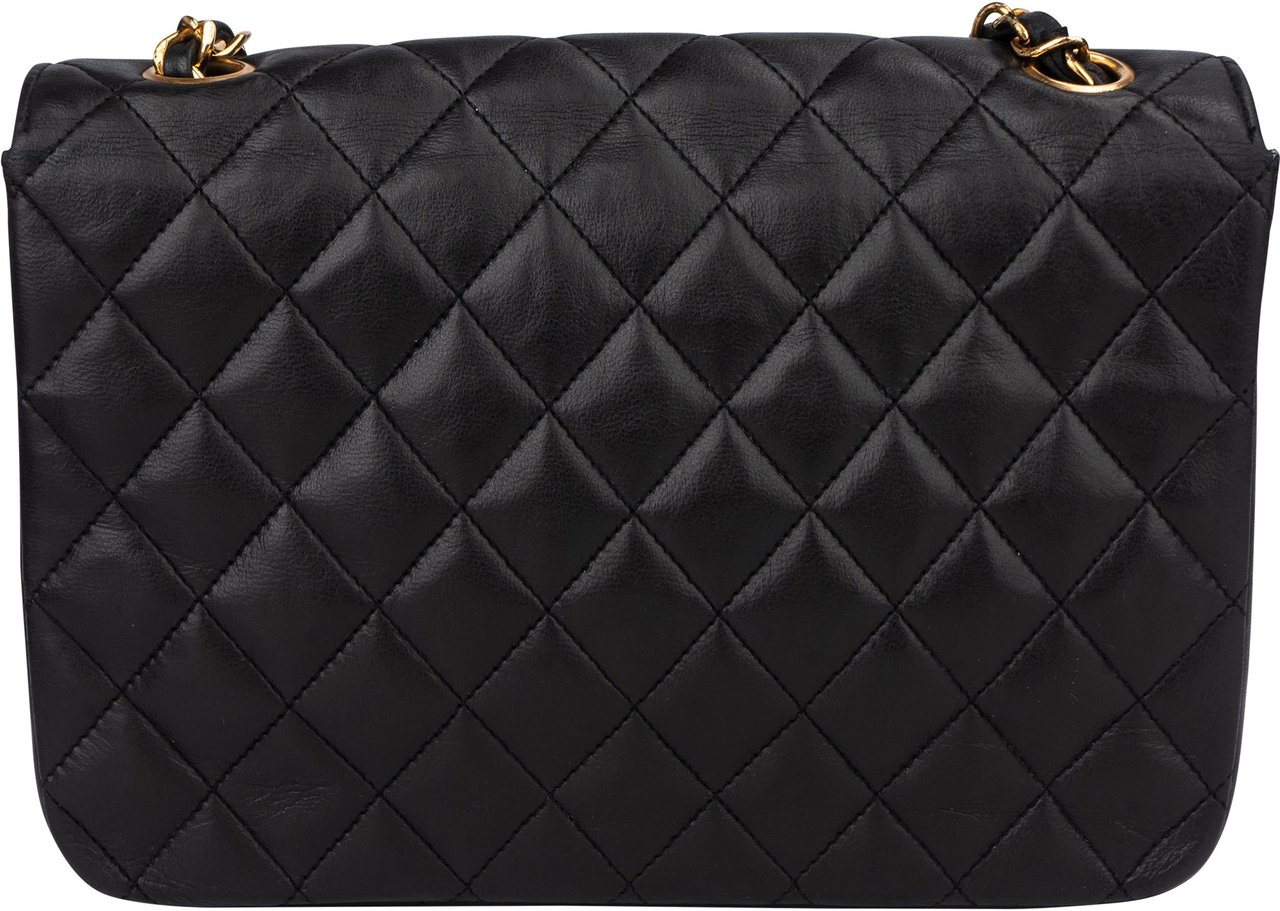 Chanel Chanel Quilted Lambskin 24K Gold Single Flap Crossbody Bag Zwart