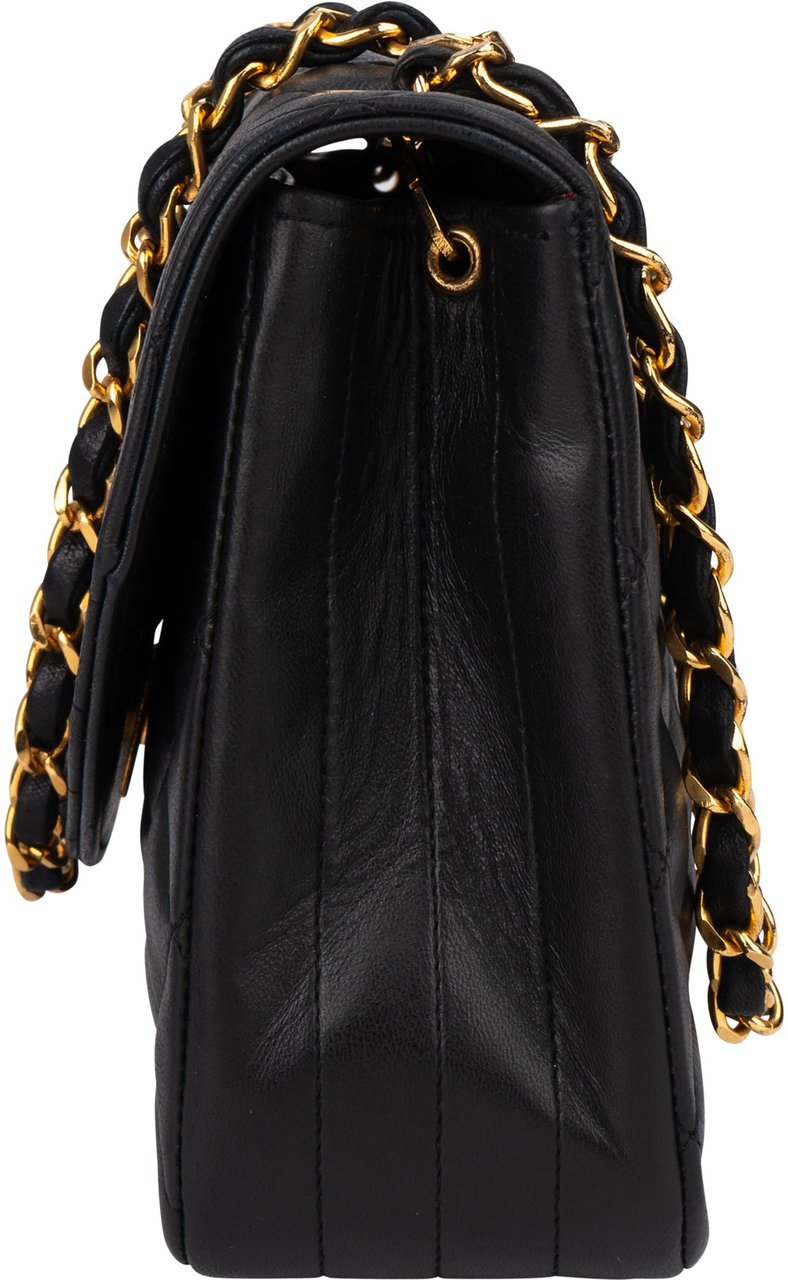 Chanel Chanel Quilted Lambskin 24K Gold Single Flap Crossbody Bag Zwart