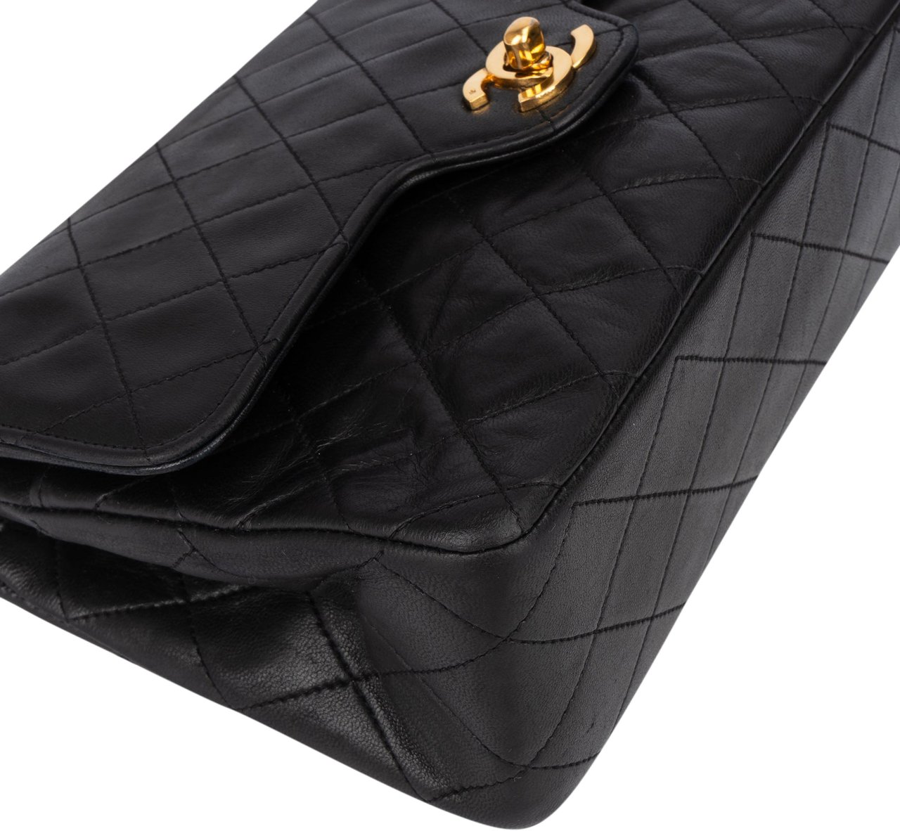 Chanel Chanel Quilted Lambskin 24K Gold Double Flap Crossbody Bag Zwart