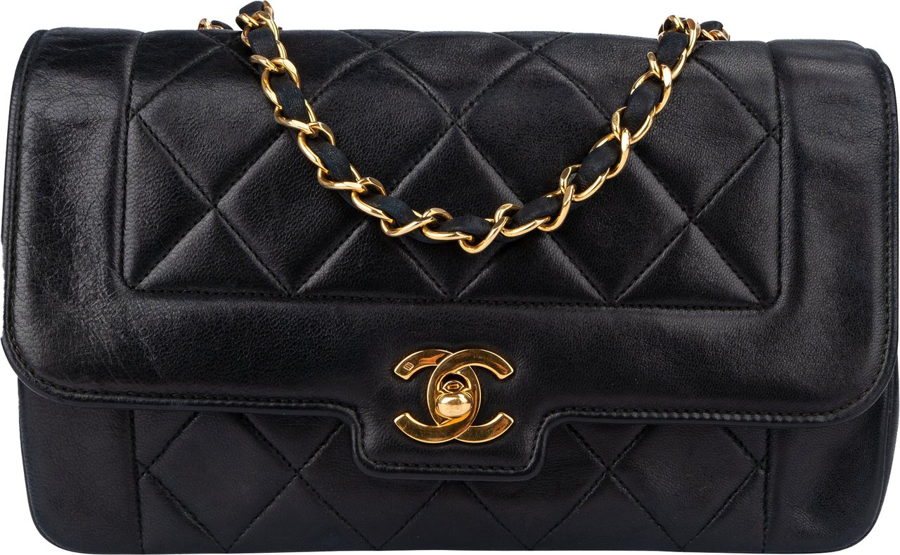 Chanel Chanel Quilted Lambskin 24K Gold Single Flap Crossbody Bag Zwart