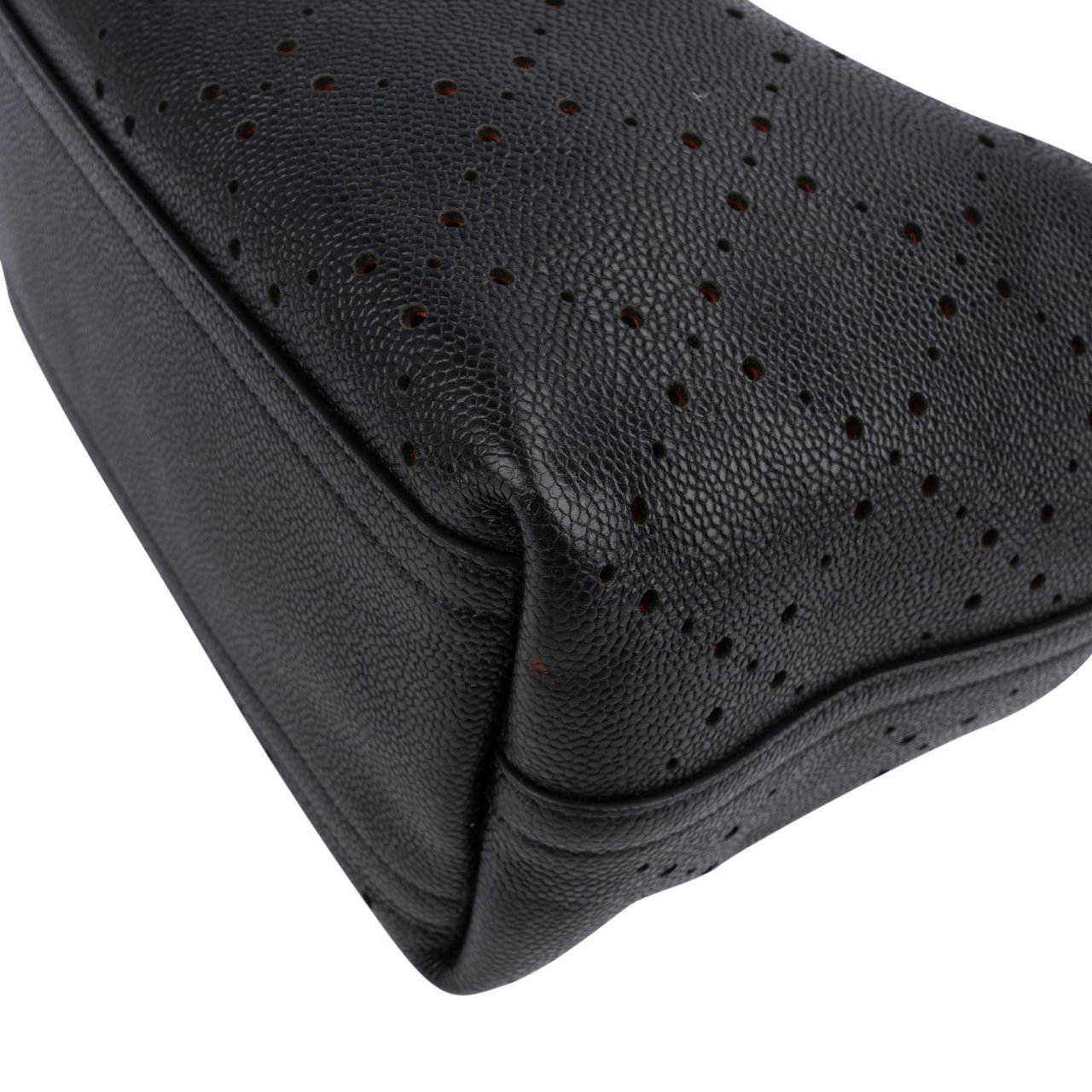 Chanel Perforated Caviar Leather Drawstring Bucket Shoulder Bag Zwart