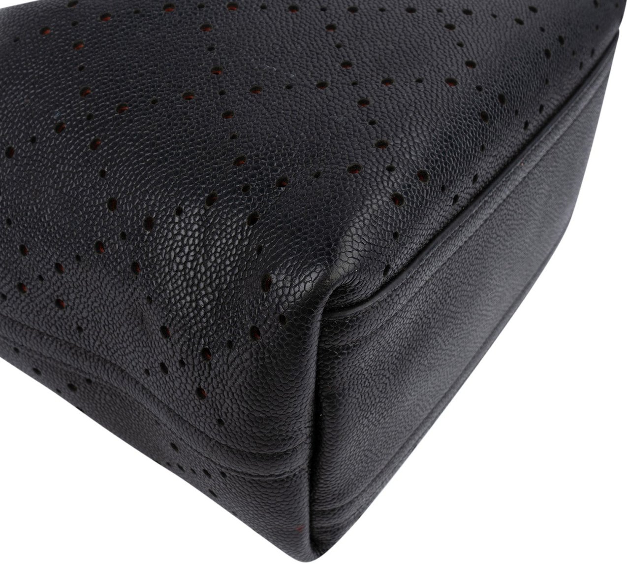 Chanel Perforated Caviar Leather Drawstring Bucket Shoulder Bag Zwart