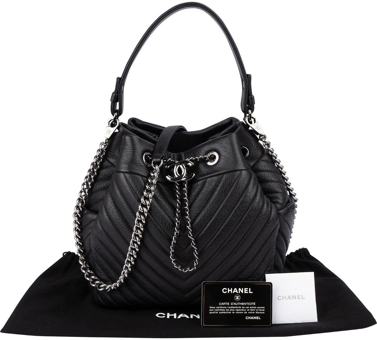 Chanel Chevron Leather Drawstring Crossbody Bag Zwart
