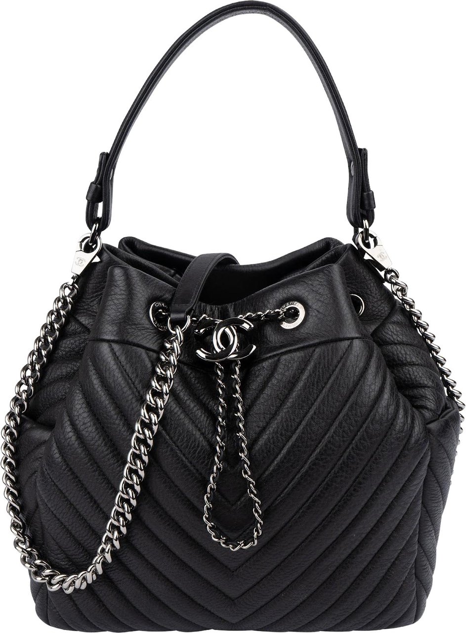 Chanel Chevron Leather Drawstring Crossbody Bag Zwart